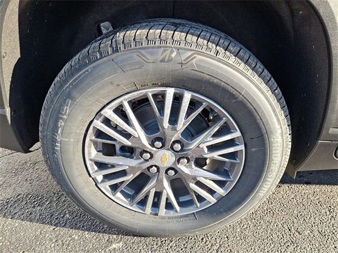 New 2026 Chevrolet Traverse LT w/ LPO, Floor Liner Package image 5