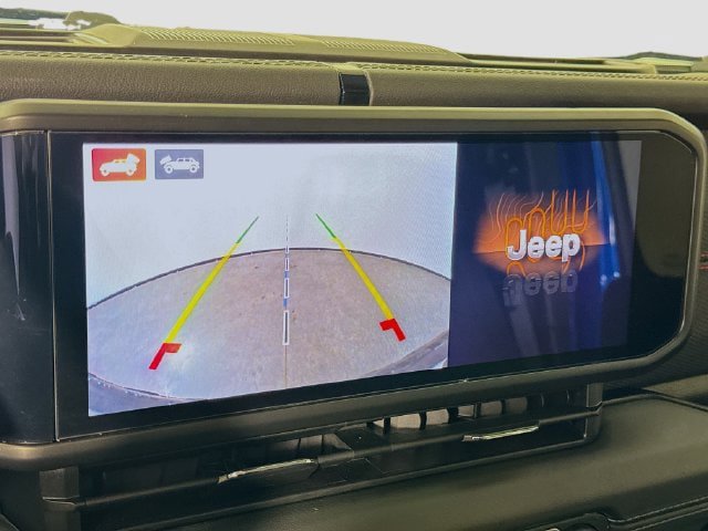 Used 2024 Jeep Wrangler Unlimited Rubicon w/ Technology Group AWD/4WD image 14