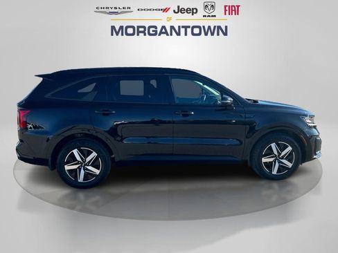 Used 2022 Kia Sorento S w/ Panoramic Sunroof Package image 4