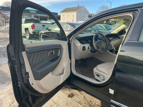 Used 2010 Ford Taurus SEL image 10