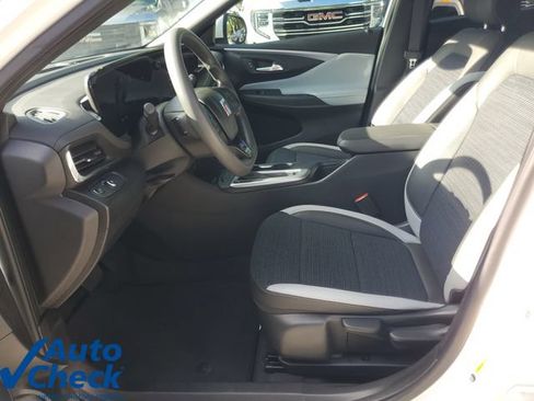Used 2024 Buick Envista Preferred w/ Convenience II Package FWD image 16