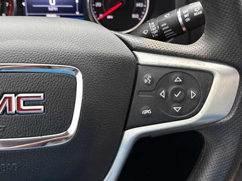 Used 2023 GMC Acadia SLE w/ Driver Convenience Package FWD image 23