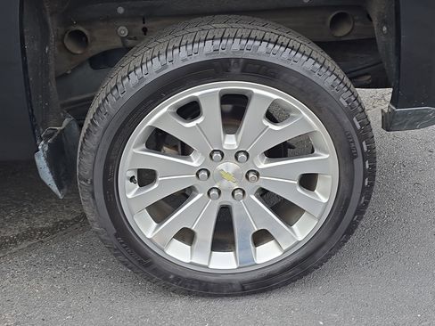 Used 2015 Chevrolet Silverado 1500 LTZ Z71 image 30