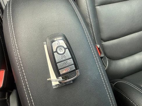 Used 2022 Ford Escape SEL w/ Technology Package AWD/4WD image 32