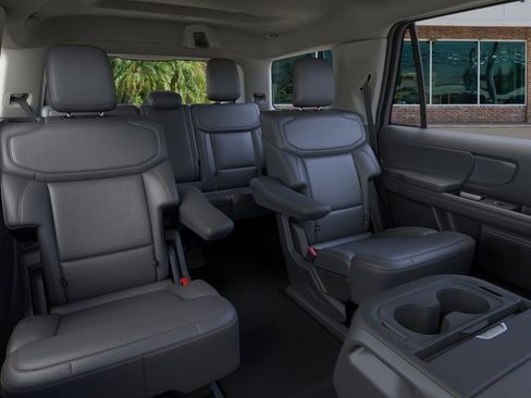 New 2026 Ford Expedition Active image 11