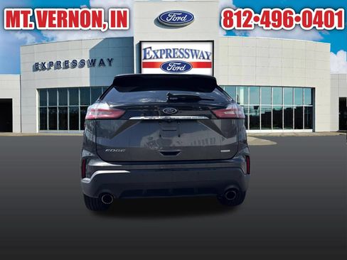 Used 2020 Ford Edge SE FWD image 5