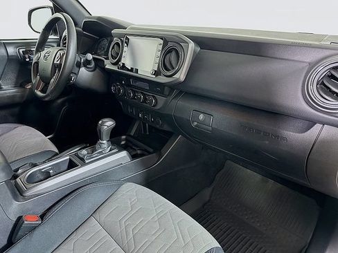 Used 2021 Toyota Tacoma TRD Off-Road AWD/4WD image 29