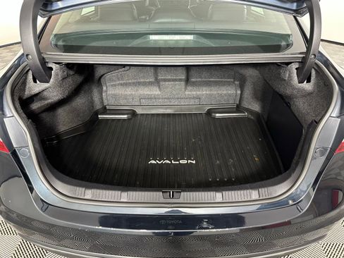 Used 2017 Toyota Avalon XLE Premium image 27