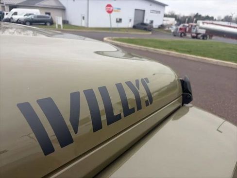 Certified 2025 Jeep Gladiator Willys image 12