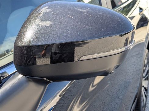 New 2025 Mitsubishi Outlander SE image 10