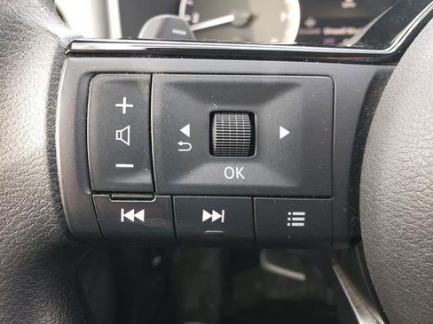 Used 2022 Nissan Rogue SV image 22