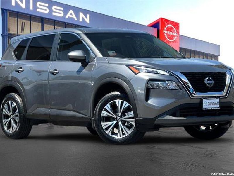 Certified 2023 Nissan Rogue SV image 1