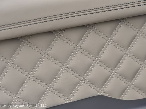 Used 2022 Bentley Bentayga image 22