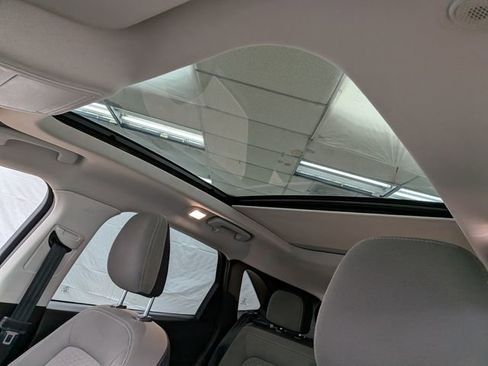 Certified 2022 Ford Escape SE w/ SE Sport Appearance Package image 15