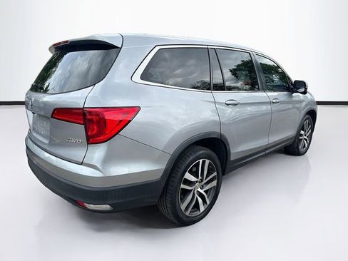 Used 2017 Honda Pilot EX image 5