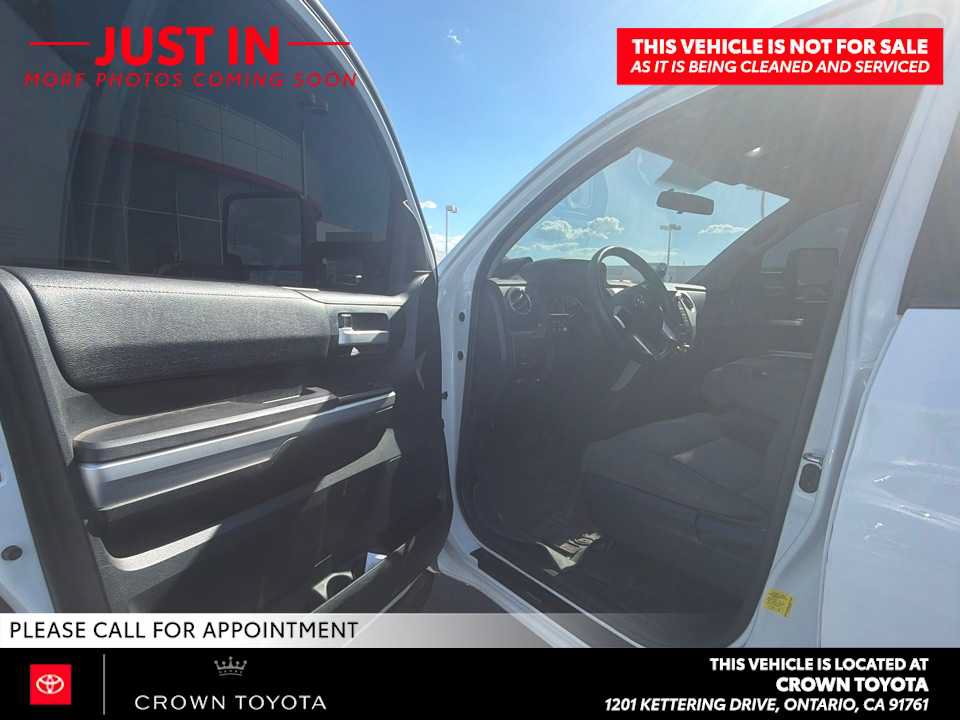 Used 2016 Toyota Tundra SR5 w/ TRD Off Road Package AWD/4WD image 8