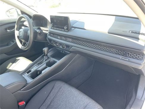 Used 2023 Honda Accord LX image 27