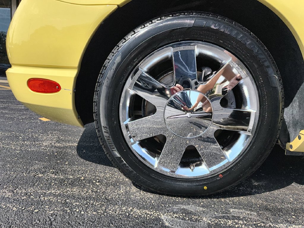 Used 2002 Ford Thunderbird RWD image 19