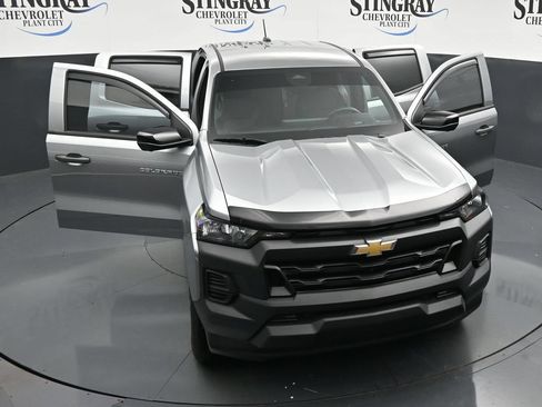 Used 2024 Chevrolet Colorado W/T w/ Technology Package RWD image 17