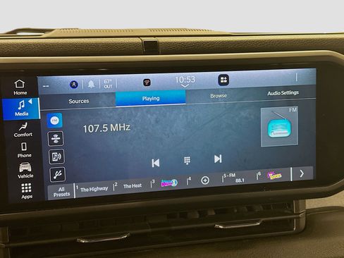 Used 2025 Jeep Wrangler Sport S image 21