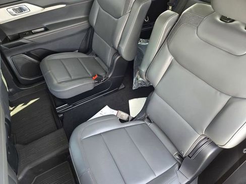 New 2026 Ford Explorer Active w/ Active Comfort Package RWD image 25