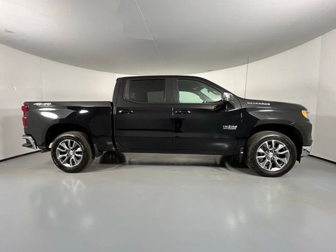 Used 2024 Chevrolet Silverado 1500 LT w/ Leather Package AWD/4WD image 8