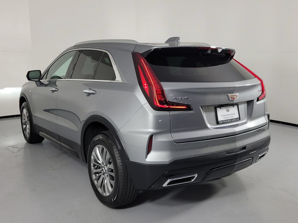 Certified 2025 Cadillac XT4 Premium Luxury FWD image 4