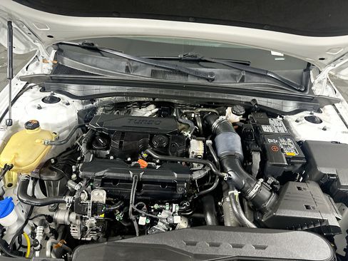 Used 2023 Kia K5 LXS image 31