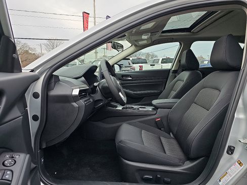 New 2025 Nissan Altima 2.5 SV w/ SV Premium Package image 9