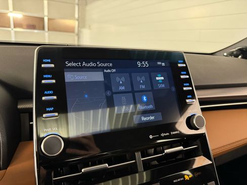 Used 2021 Toyota Avalon XSE image 22