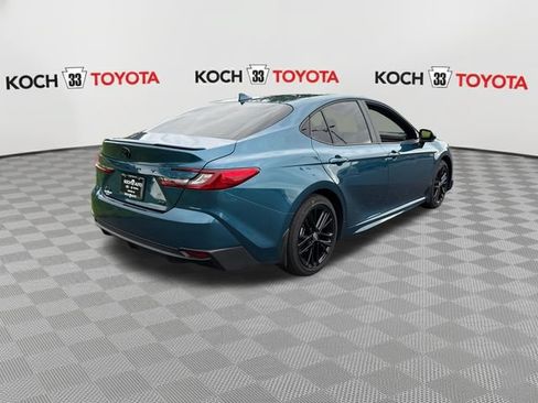 Used 2025 Toyota Camry SE w/ Convenience Package FWD image 8