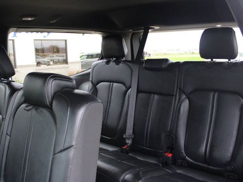 Used 2022 Jeep Wagoneer Series II AWD/4WD image 11