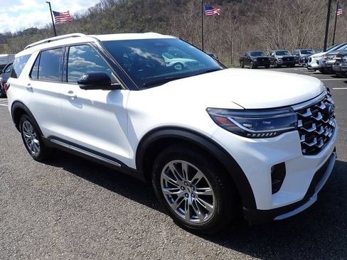 Used 2025 Ford Explorer Platinum AWD/4WD image 12