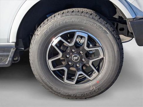 New 2025 Ford Bronco Outer Banks image 10