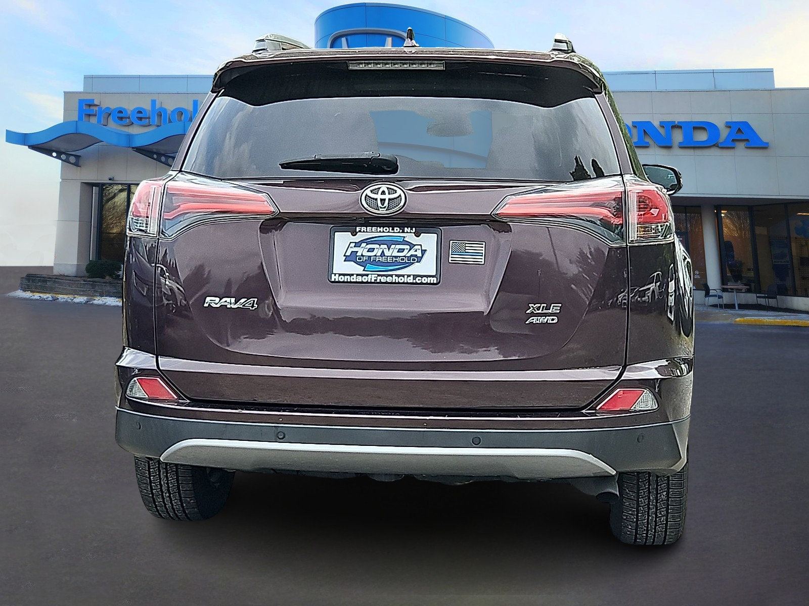 Used 2017 Toyota RAV4 XLE AWD/4WD image 6