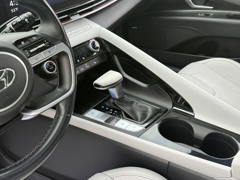 Used 2021 Hyundai Elantra Limited image 10