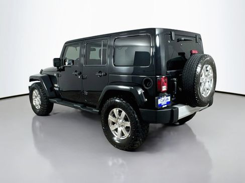 Used 2013 Jeep Wrangler Unlimited Sahara w/ Dual Top Group AWD/4WD image 5
