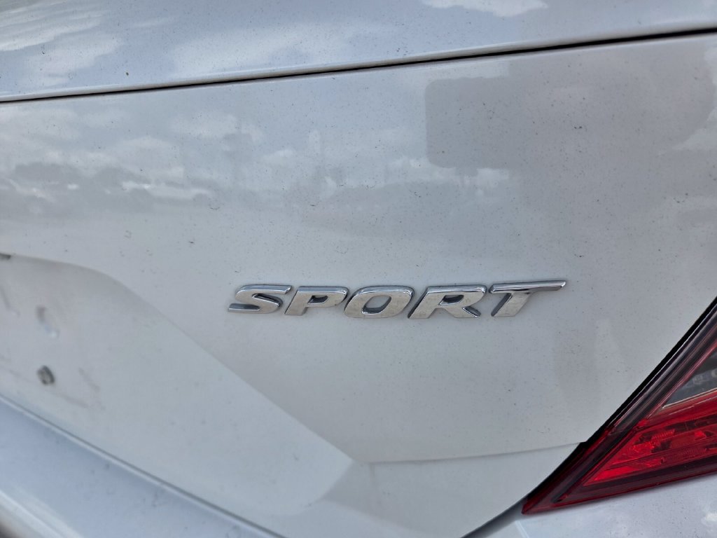 Used 2021 Honda Civic Sport image 11