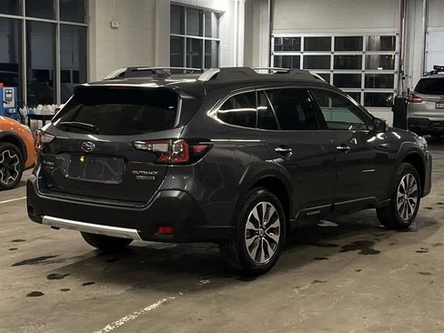 Used 2025 Subaru Outback Touring image 5