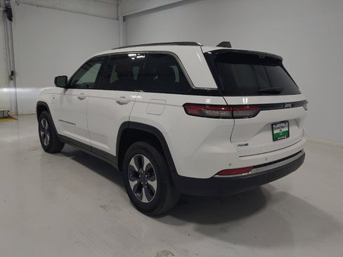 Used 2022 Jeep Grand Cherokee Limited 4xe w/ Luxury Tech Group II AWD/4WD image 5