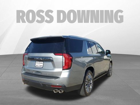 Used 2024 GMC Yukon Denali Ultimate w/ LPO, Floor Liner Package AWD/4WD image 4