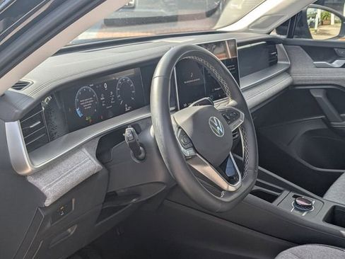 Certified 2025 Volkswagen Tiguan S w/ 18" Wheel Package image 12