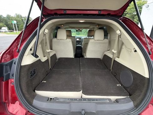 Used 2019 Lincoln MKT AWD image 72