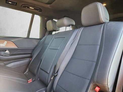 Used 2025 Mercedes-Benz GLS 450 4MATIC w/ AMG Line Exterior image 15