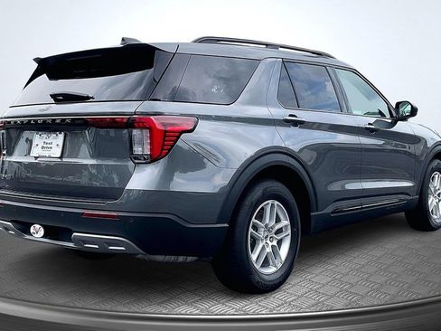 Used 2026 Ford Explorer Active w/ Active Comfort Package RWD image 7