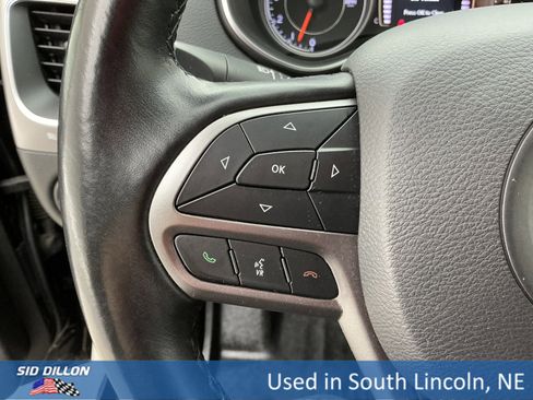 Used 2021 Jeep Cherokee Latitude Lux w/ Mopar Interior Package image 9