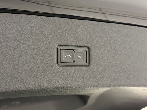 Used 2024 Audi RS Q8 4.0T image 61