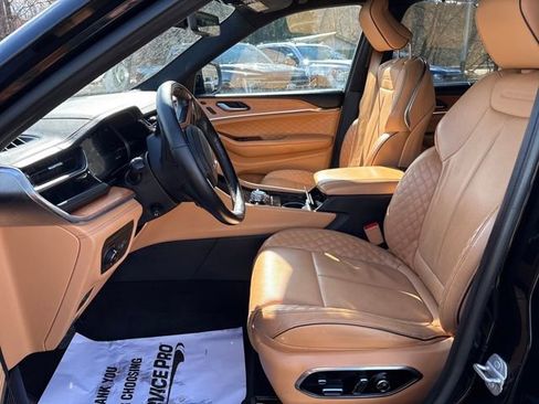 Used 2023 Jeep Grand Cherokee L Summit image 9