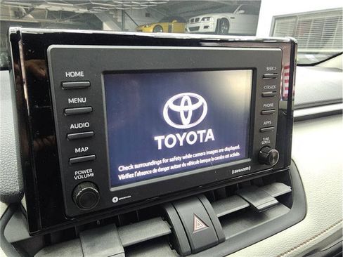 Used 2020 Toyota RAV4 XLE w/ Convenience Package AWD/4WD image 16
