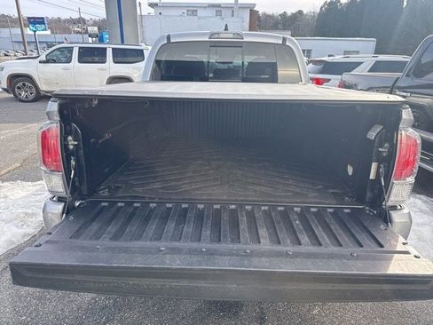 Used 2020 Toyota Tacoma TRD Sport image 7